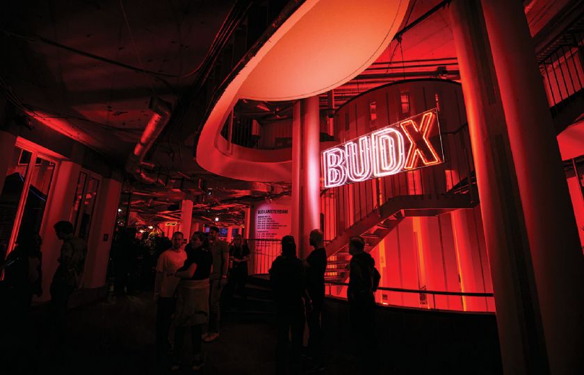 Gouden+Giraffe+2021%3A+BUDX+Amsterdam%2C+de+productlancering+van+Bud+voor+de+nieuwe+generatie+bierdrinkers