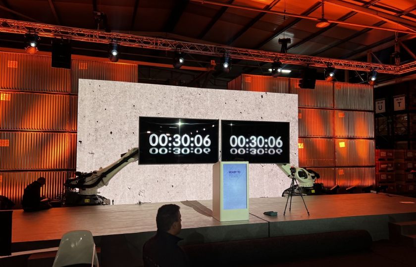 Robots+maken+van+launch+event+FUSO+een+bijzondere+experience
